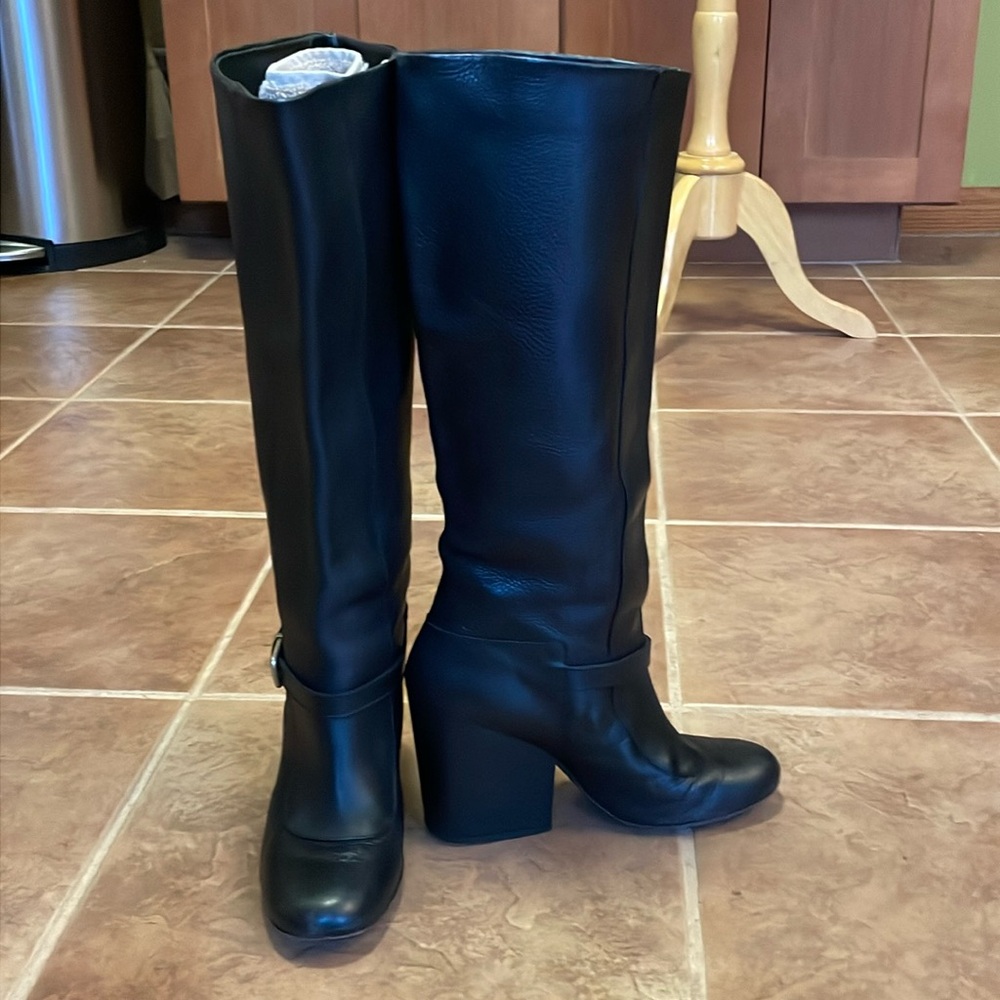 Robert Clergerie black leather chunky heel boots. 7 1/2